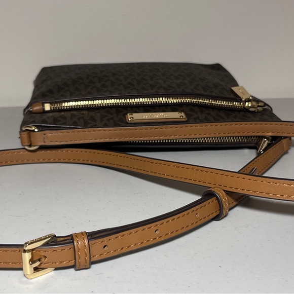 NWOT Michael Kors Signature Bedford Small Crossbody - Picture 8 of 11